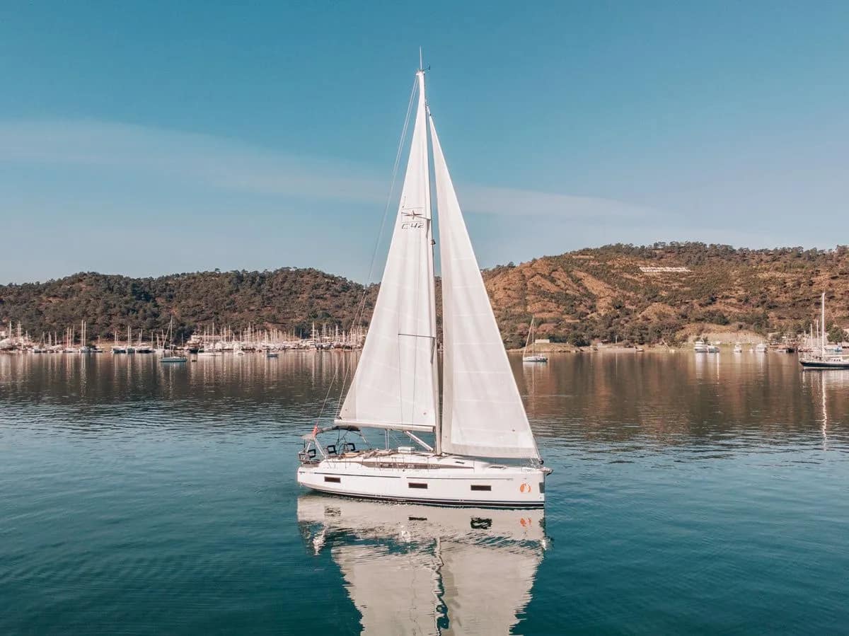 Bavaria C42