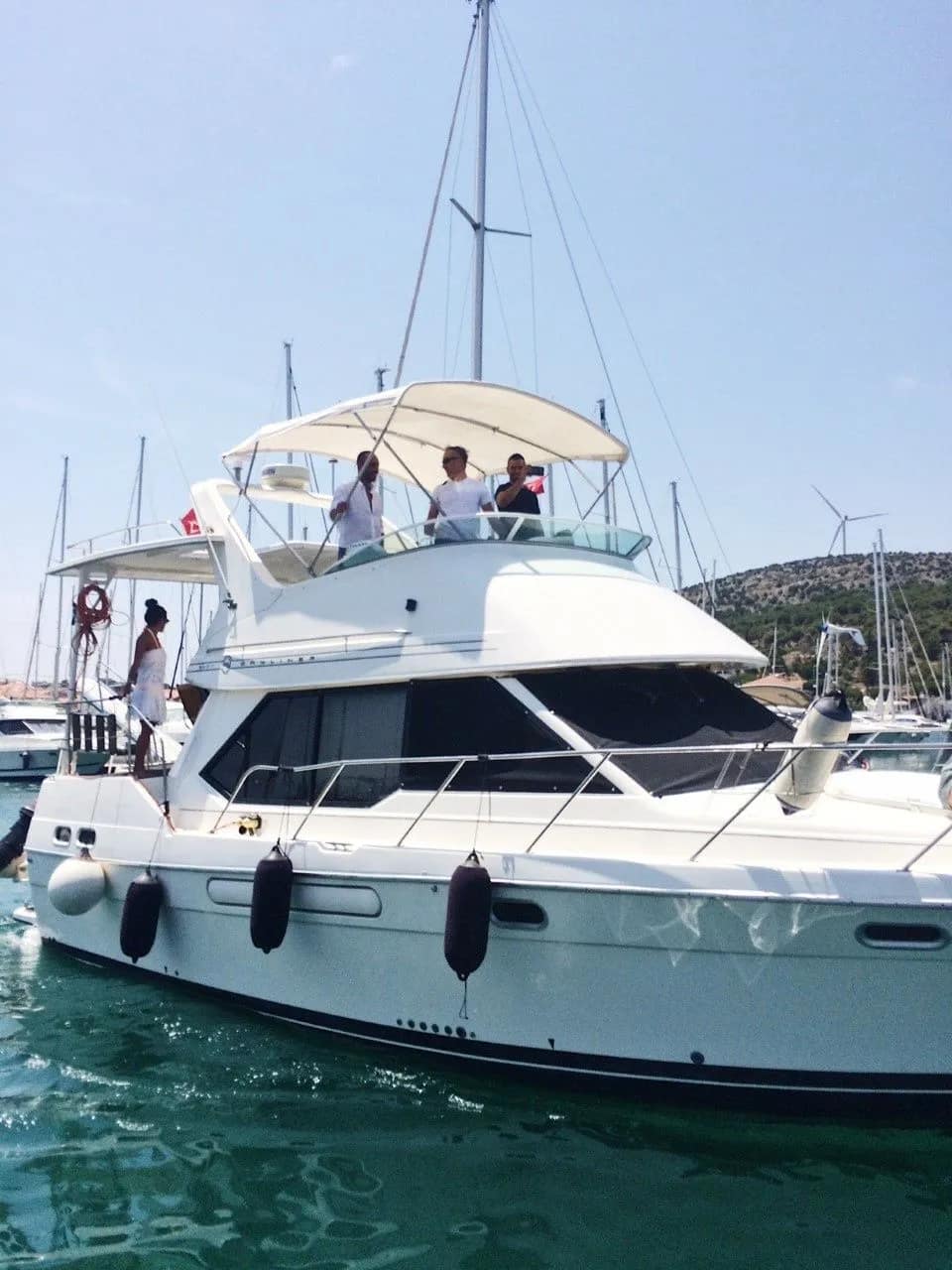 Bayliner 3587