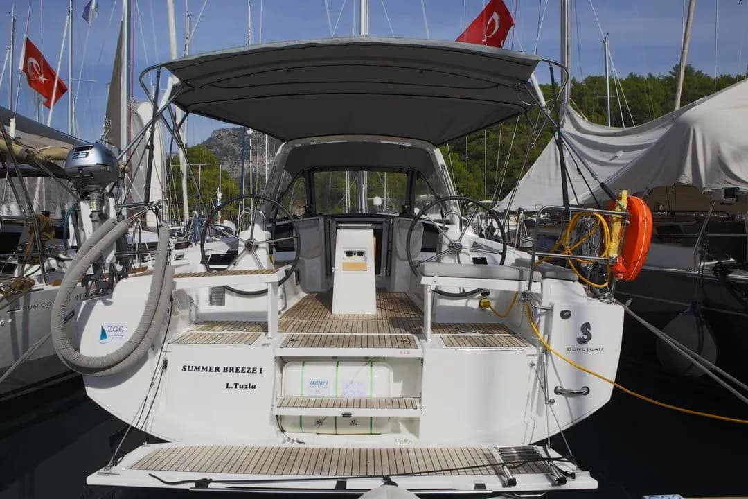 Beneteau Oceanis 38