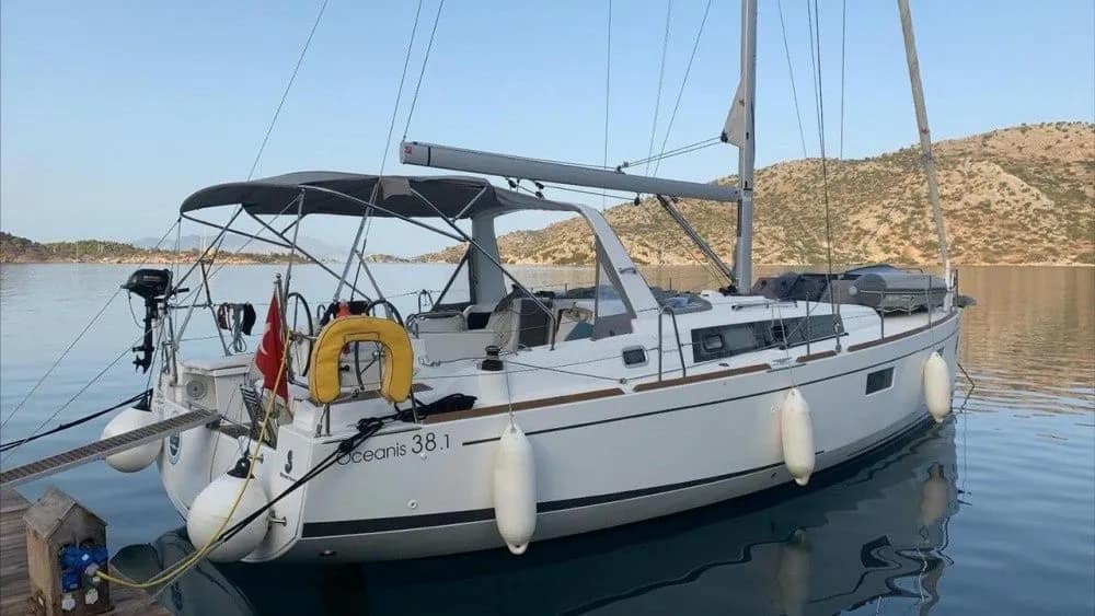 Beneteau Oceanis 38