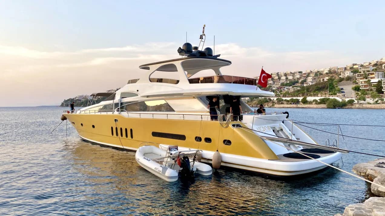 Vedo B Motor-Yat | Bodrum’da Lüks & Flybridge Konforu