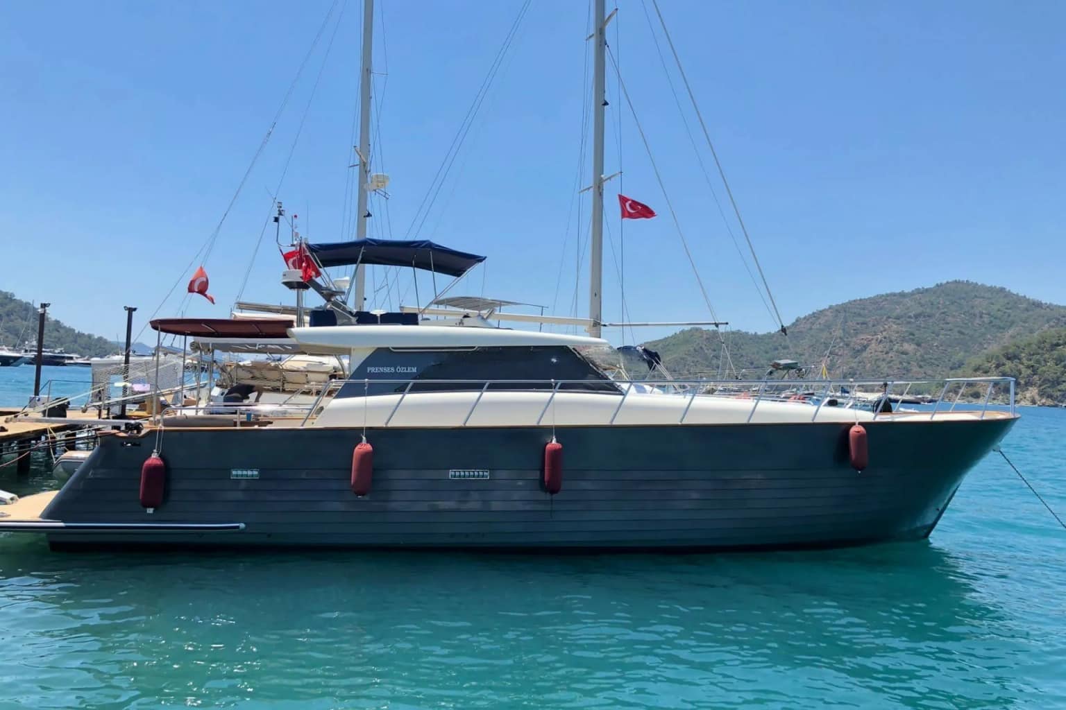 Charter a 16m Motor Yacht in Göcek