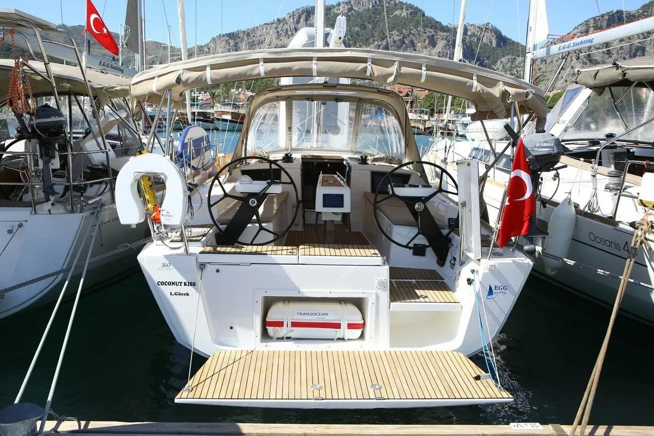 Dufour 360