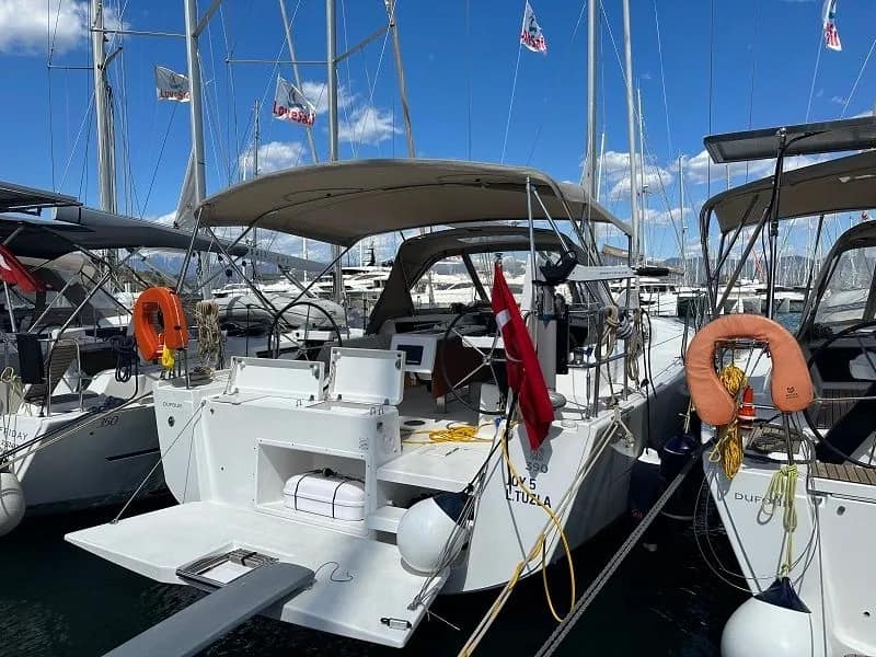 Dufour 390
