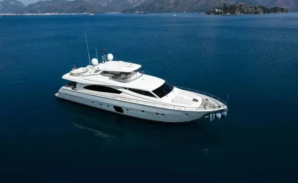 Ferretti 88