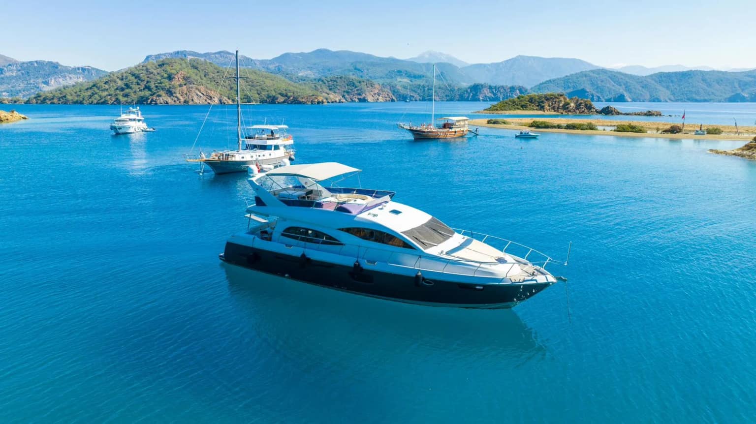 Azimut 62 Luxury Motor Yacht in Gocek